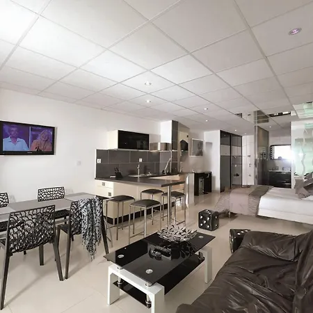 Studio Chrome - Heliopolis D 80 - Luxe -By Agn - 2 Personnes * 아그